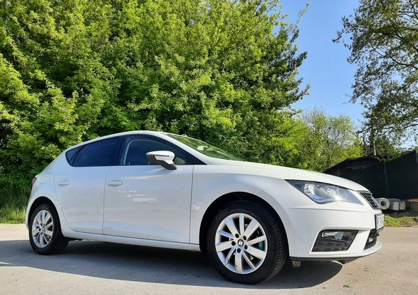 Seat Leon cena 41900 przebieg: 207000, rok produkcji 2017 z Słomniki małe 301